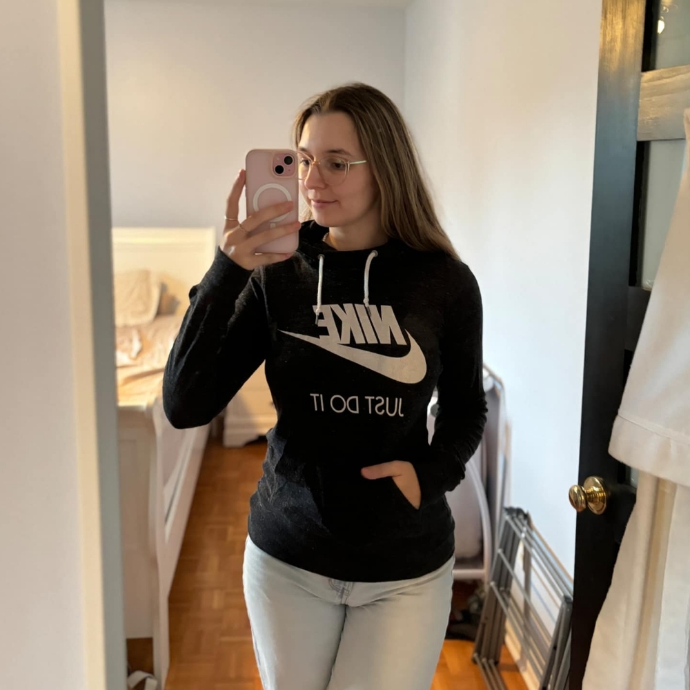Nike lightweight hoodie - Picture 2 of 2
